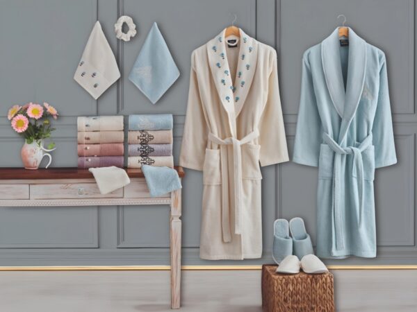 Luxe Katoenen Badjasset met Handdoeken in Elegante Huiselijke Sfeer طقم روب حمام